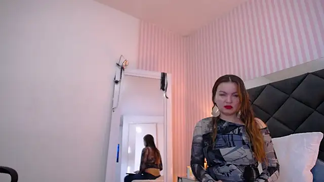 ViictoriaJones  online show from 7, 11, 2025