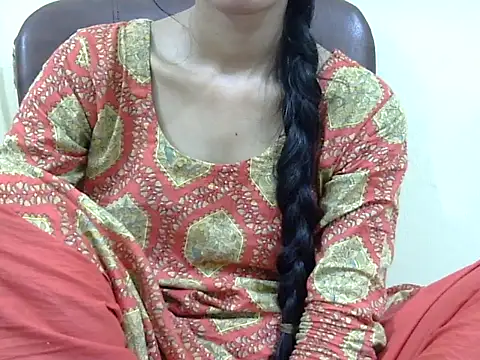 smallcuute online show from 5, 11, 2025