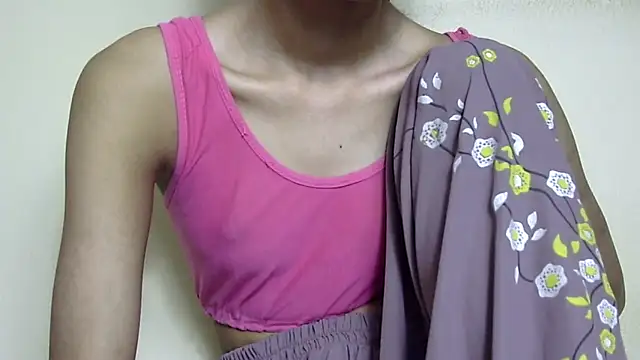 smallcuute online show from 15, 2, 2026