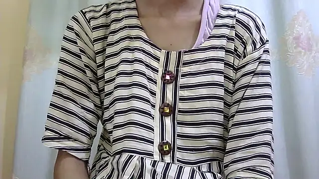 smallcuute online show from 25, 2, 2026