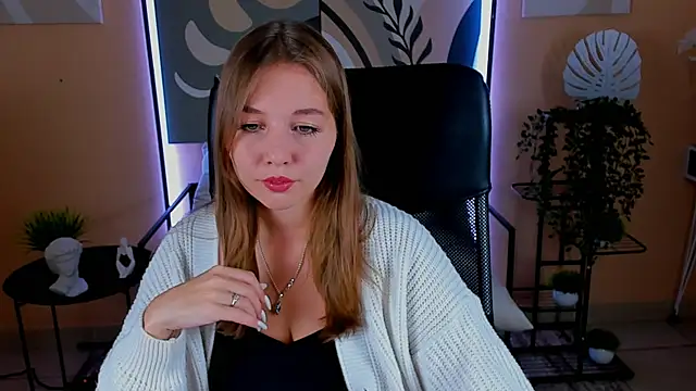 Snapshot of VivianGutierrez chatting on 3, 10, 2025 VivianGutierrez online show from 3, 10, 2025