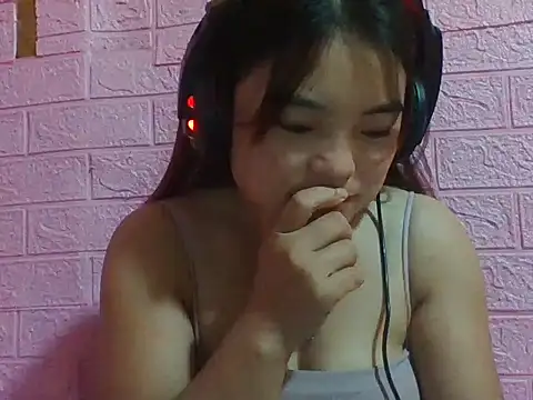 Snapshot of Loc_al chatting on 15, 10, 2025 Loc al online show from 15, 10, 2025