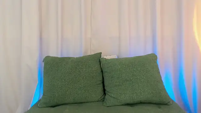 Snapshot of BlackEyesGirl chatting on 14, 9, 2025 BlackEyesGirl online show from 14, 9, 2025