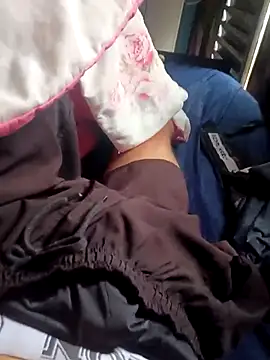 Snapshot of morenosfd069 chatting on 14, 12, 2025 morenosfd069 online show from 14, 12, 2025