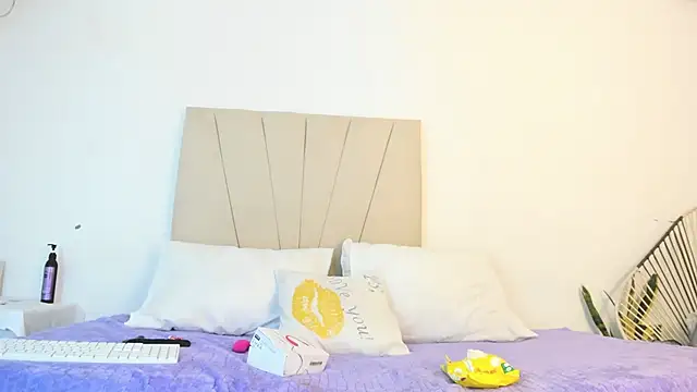  Miaa khalifa  online show from 3, 10, 2025