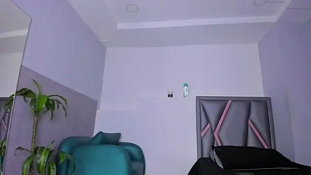 Snapshot of aurora_tziu chatting on 21, 9, 2025 aurora tziu online show from 21, 9, 2025