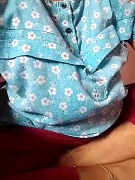 Snapshot of Cuthira chatting on 15, 9, 2025 Cuthira online show from 15, 9, 2025