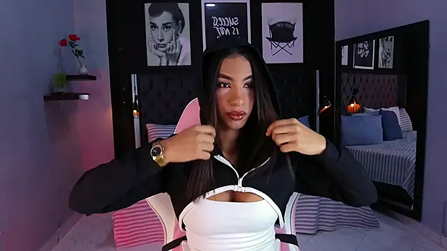 Snapshot of kitty_collins_ chatting on 12, 1, 2026 kitty collins online show from 12, 1, 2026