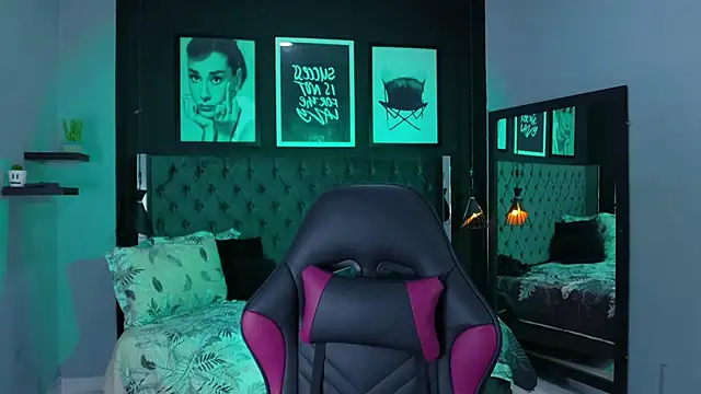 Snapshot of kitty_collins_ chatting on 21, 2, 2026 kitty collins online show from 21, 2, 2026