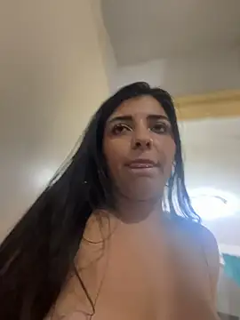 Isaa-Sweet online show from 29, 10, 2025