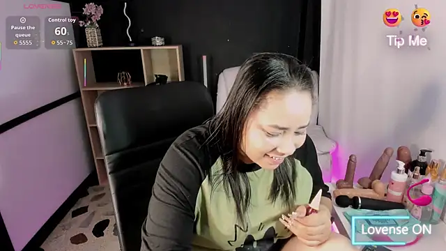 Snapshot of ThaliaBrooks_ chatting on 10, 11, 2025 ThaliaBrooks online show from 10, 11, 2025