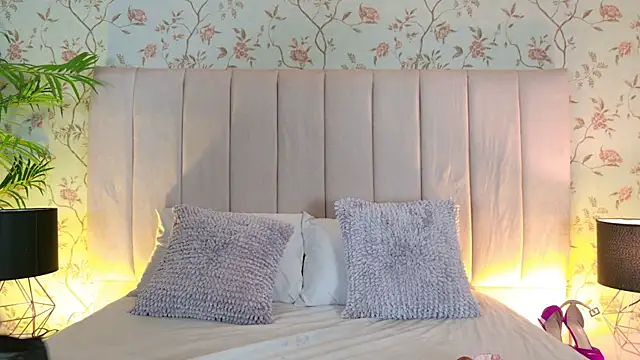 Snapshot of elsa_gb chatting on 9, 5, 2026 elsa gb online show from 9, 5, 2026