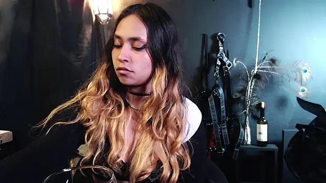 Snapshot of SabaTheCourtesan chatting on 3, 10, 2025 SabaTheCourtesan online show from 3, 10, 2025