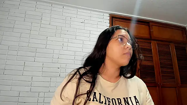 Snapshot of Naia_Stant chatting on 6, 11, 2025 Naia Stant online show from 6, 11, 2025