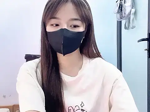 Snapshot of Tinaa-22 chatting on 22, 9, 2025 Tinaa-22 online show from 22, 9, 2025