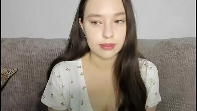 Snapshot of PureLedy chatting on 10, 11, 2025 PureLedy online show from 10, 11, 2025