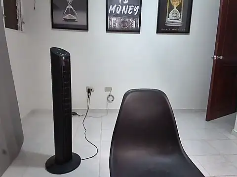 Snapshot of Dollarhot30 chatting on 16, 12, 2025 Dollarhot30 online show from 16, 12, 2025