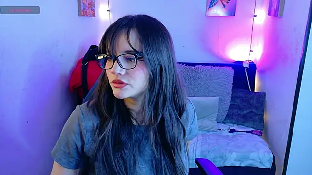 Snapshot of MiaVelvetDoll chatting on 6, 10, 2025 MiaVelvetDoll online show from 6, 10, 2025