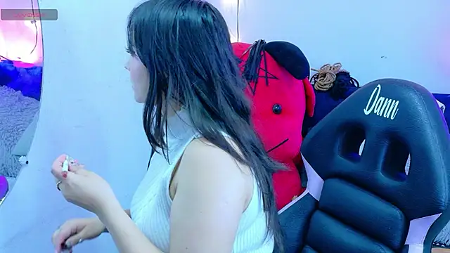 Snapshot of MiaVelvetDoll chatting on 10, 10, 2025 MiaVelvetDoll online show from 10, 10, 2025