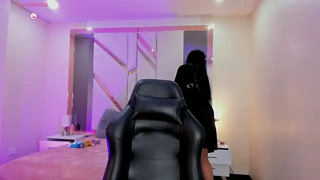 Snapshot of EmmaStonns chatting on 19, 9, 2025 EmmaStonns online show from 19, 9, 2025