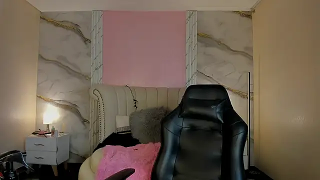 Snapshot of EmmaStonns chatting on 3, 7, 2026 EmmaStonns online show from 3, 7, 2026