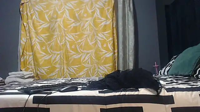 Snapshot of SEXYHUGEASS21 chatting on 15, 7, 2026 SEXYHUGEASS21 online show from 15, 7, 2026