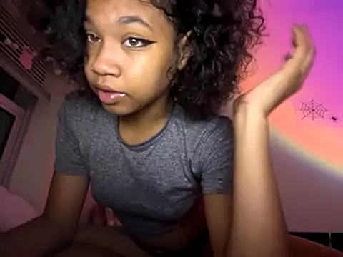 Snapshot of luvrgrllani chatting on 29, 11, 2025 luvrgrllani online show from 29, 11, 2025