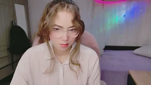 Snapshot of Natalia_novna chatting on 8, 9, 2025 Natalia novna online show from 8, 9, 2025