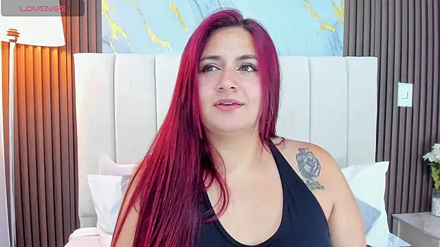 Snapshot of Victoria_Guzman chatting on 1, 7, 2026 Victoria Guzman online show from 1, 7, 2026