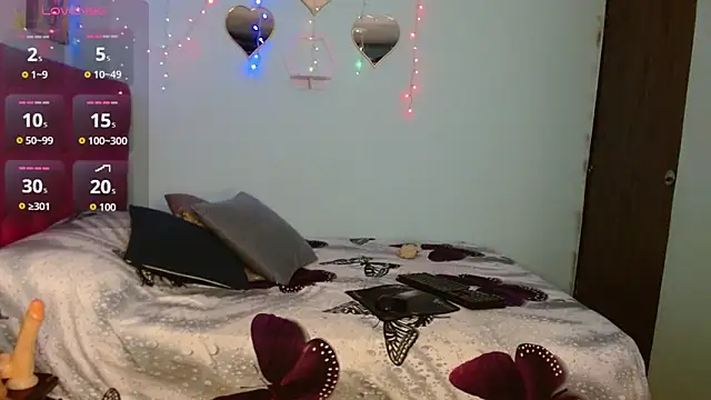 Snapshot of Charlotte_lane chatting on 13, 12, 2025 Charlotte lane online show from 13, 12, 2025