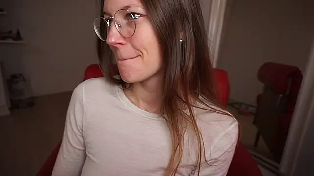 Snapshot of Scorpion_Peach chatting on 8, 11, 2025 Scorpion Peach online show from 8, 11, 2025