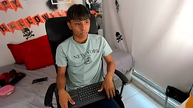 tyler twink boy online show from 26, 10, 2025