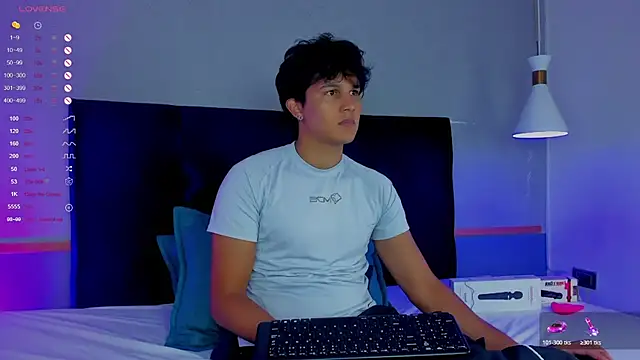 Leo Savage  online show from 10, 11, 2025