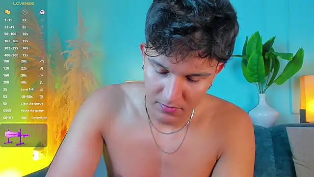 Leo Savage  online show from 6, 4, 2026