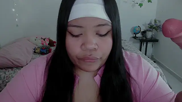 Snapshot of Juicy_elenxx chatting on 8, 11, 2025 Juicy elenxx online show from 8, 11, 2025