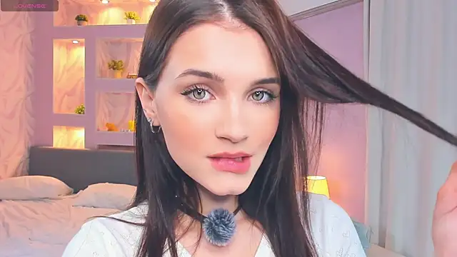 Snapshot of TeriRipka chatting on 18, 11, 2025 TeriRipka online show from 18, 11, 2025