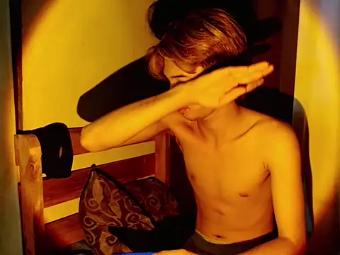 Snapshot of addicted_to_alex chatting on 30, 11, 2025 addicted to alex online show from 30, 11, 2025