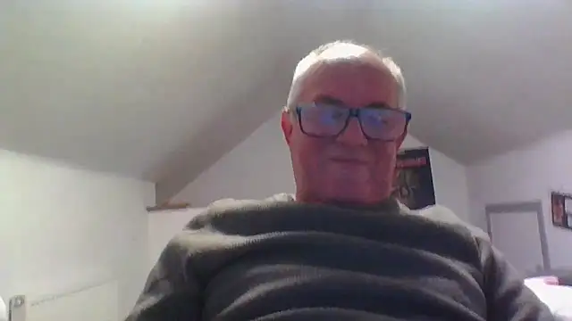 Snapshot of naughtygrandad1 chatting on 25, 9, 2025 naughtygrandad1 online show from 25, 9, 2025