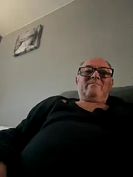 Snapshot of naughtygrandad1 chatting on 6, 10, 2025 naughtygrandad1 online show from 6, 10, 2025