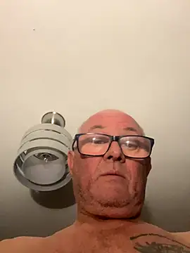 Snapshot of naughtygrandad1 chatting on 17, 10, 2025 naughtygrandad1 online show from 17, 10, 2025