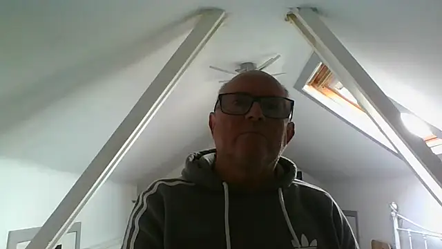 Snapshot of naughtygrandad1 chatting on 30, 10, 2025 naughtygrandad1 online show from 30, 10, 2025