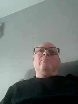 Snapshot of naughtygrandad1 chatting on 7, 11, 2025 naughtygrandad1 online show from 7, 11, 2025