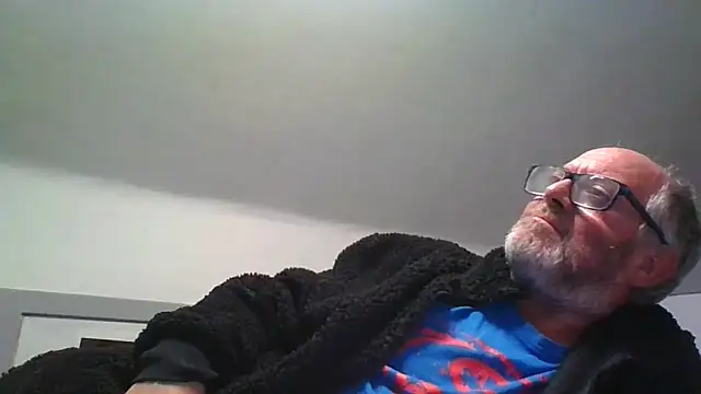 Snapshot of naughtygrandad1 chatting on 18, 12, 2025 naughtygrandad1 online show from 18, 12, 2025