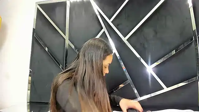 Noa Arez online show from 4, 2, 2026