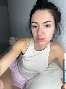 Snapshot of karrr__aaa chatting on 12, 10, 2025 karrr aaa online show from 12, 10, 2025