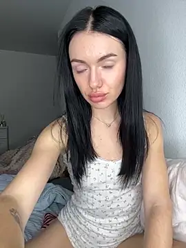 Snapshot of karrr__aaa chatting on 14, 11, 2025 karrr aaa online show from 14, 11, 2025