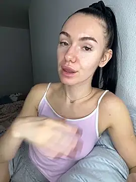 Snapshot of karrr__aaa chatting on 17, 11, 2025 karrr aaa online show from 17, 11, 2025