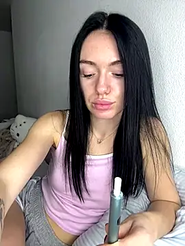 Snapshot of karrr__aaa chatting on 18, 11, 2025 karrr aaa online show from 18, 11, 2025