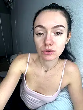 Snapshot of karrr__aaa chatting on 14, 12, 2025 karrr aaa online show from 14, 12, 2025