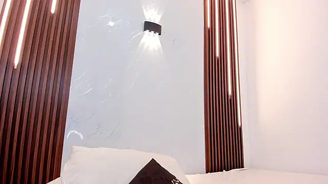 CarolinaMejia online show from 15, 10, 2025